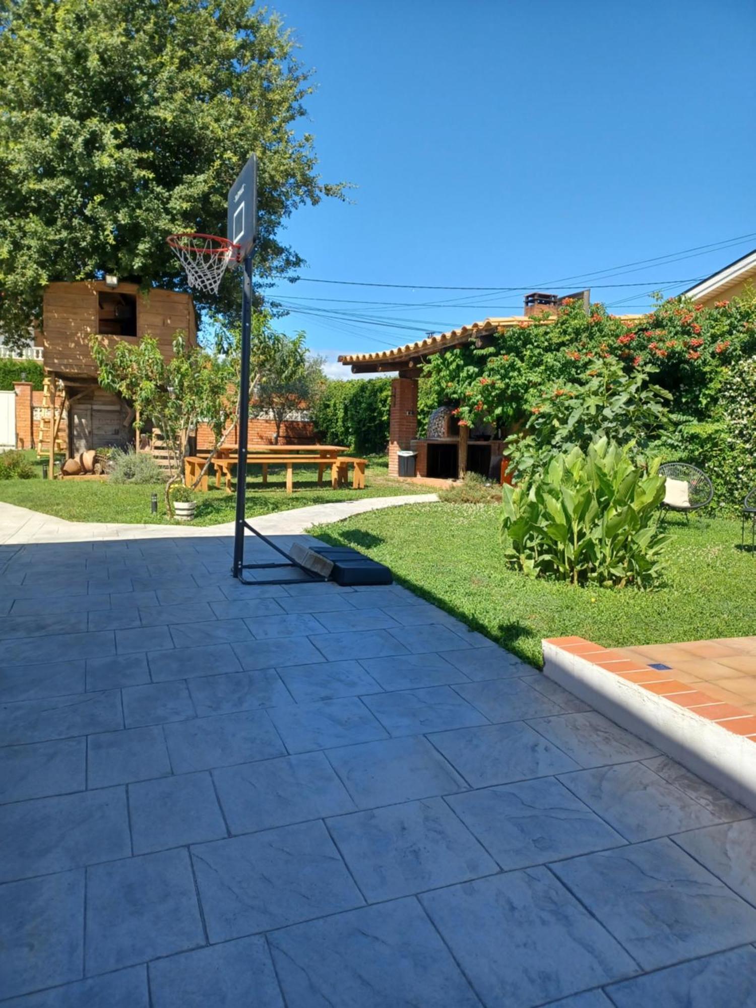Vila Piscina De Sal Barbacoa Wifi, Parking Gratis, 3 Min Pga Casa El Roble Girona Exteriér fotografie